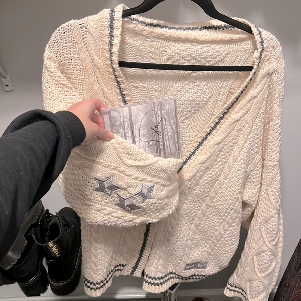 Taylor Swift Cardigan🧣with Signed CD💿